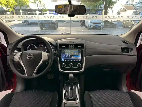 Nissan Tiida 2016