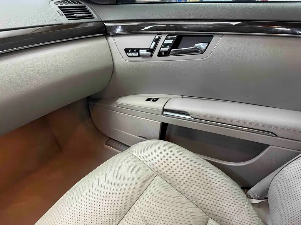 Mercedes-Benz S-Class 2011 — фото 27