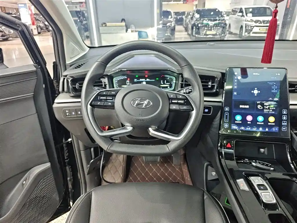 Hyundai Custo 2025 — фото 11