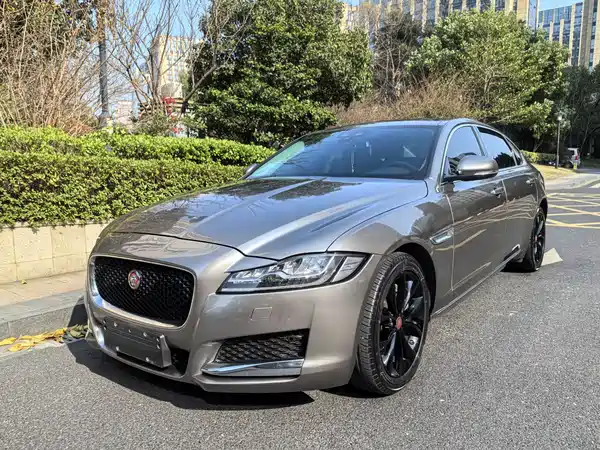 Jaguar XFL 2020