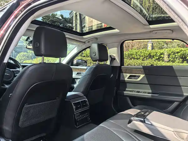 Jaguar XFL 2020