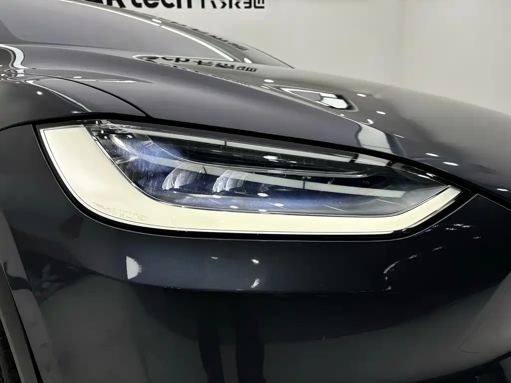 Tesla Model X 2020 — фото 8