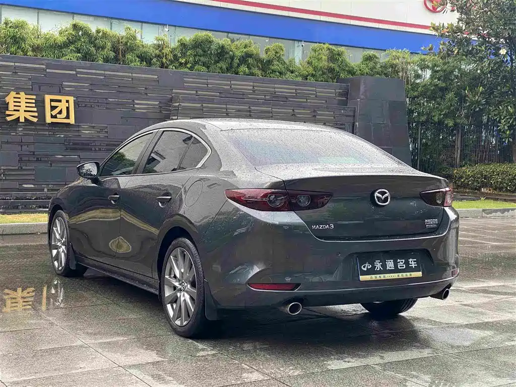 Mazda 3 Axela 2022 — фото 14