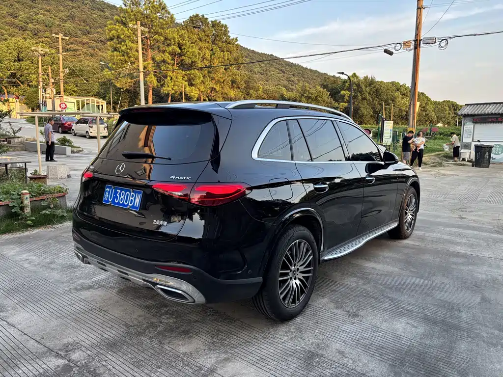 Mercedes-Benz GLC 2023