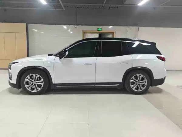NIO ES8 2018