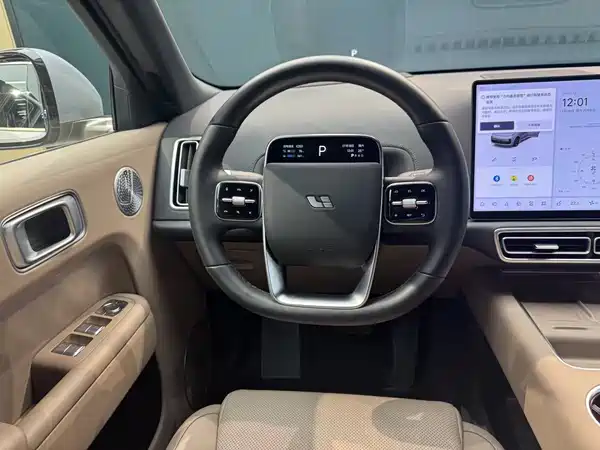 Li Auto L9 2025