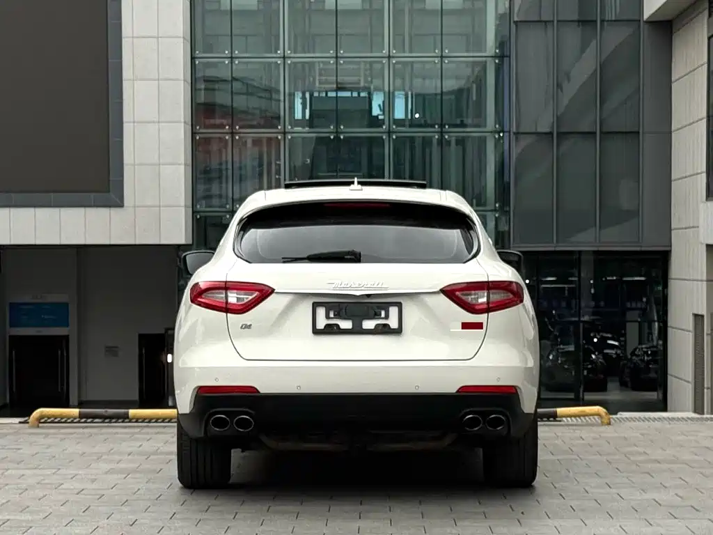 Maserati Levante 2018 — фото 10