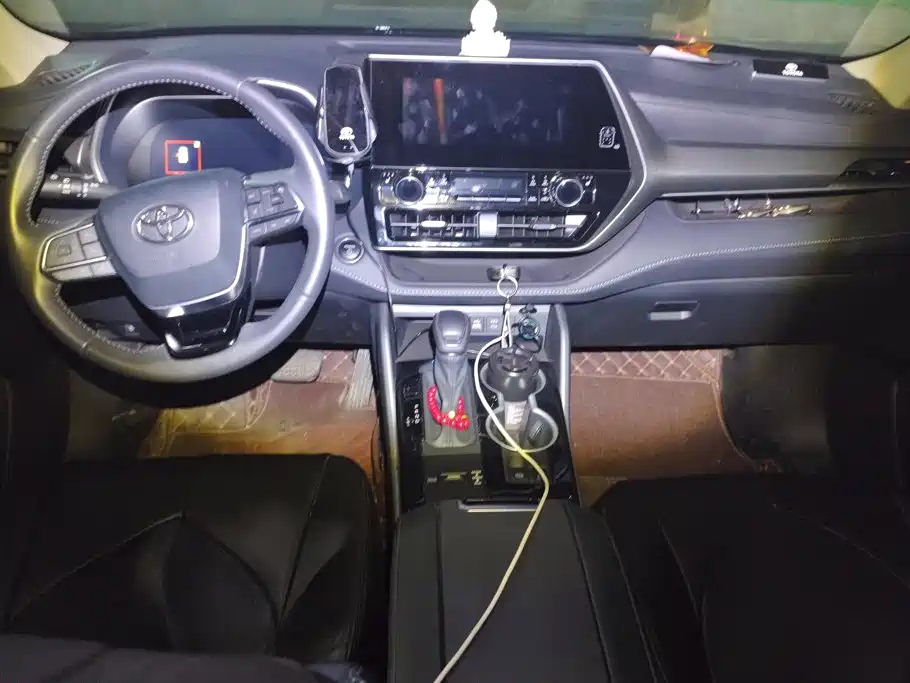 Toyota Highlander 2024 — фото 12