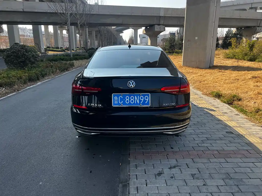 Volkswagen Passat 2019 — фото 8