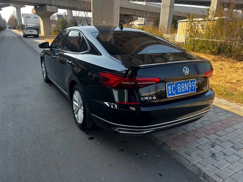 Volkswagen Passat 2019 — фото 7