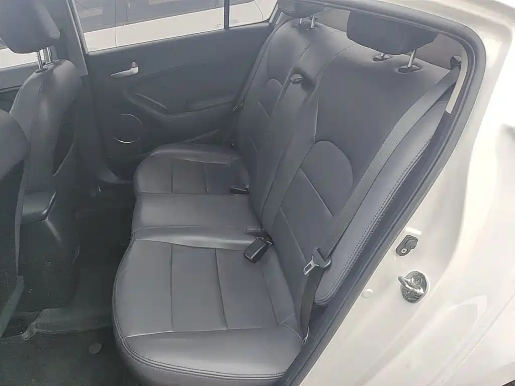 Kia K3 2015 — фото 17