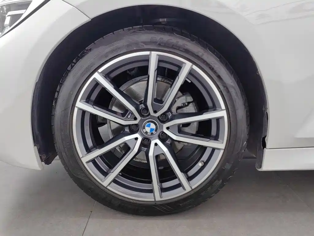 BMW 3 Series 2021 — фото 17
