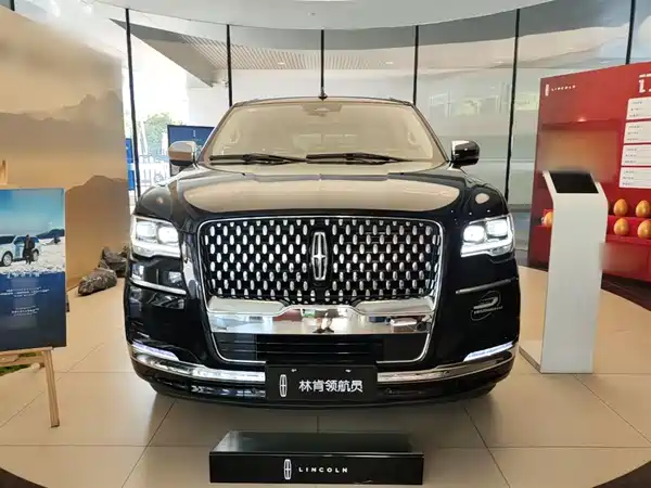 Lincoln Navigator 2024