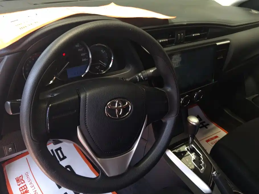 Toyota Corolla 2018 — фото 12
