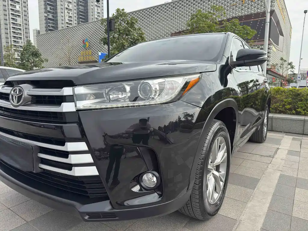 Toyota Highlander 2018 — фото 19