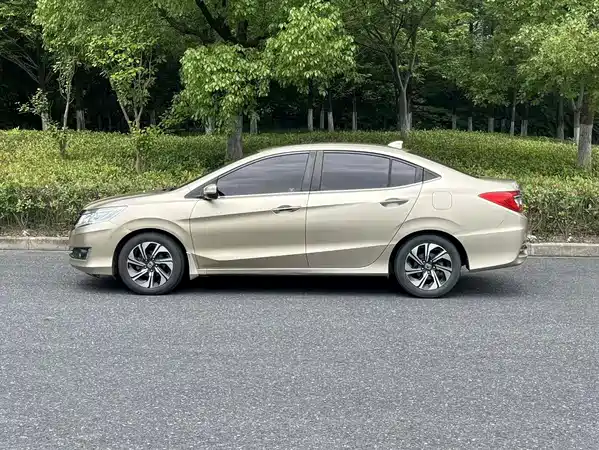 Honda Crider 2016