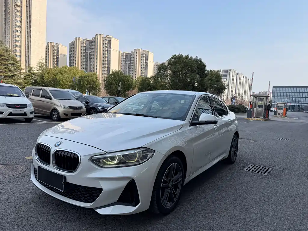 BMW 1 Series 2021 — фото 1