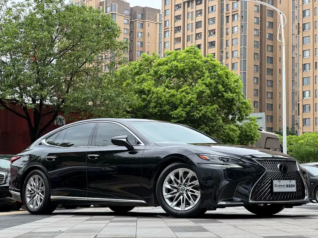 Lexus LS 2019