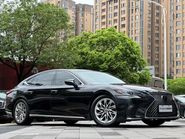 Lexus LS 2019