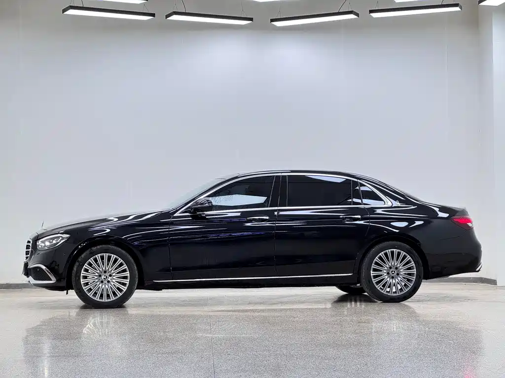 Mercedes-Benz E-Class 2022 — фото 7