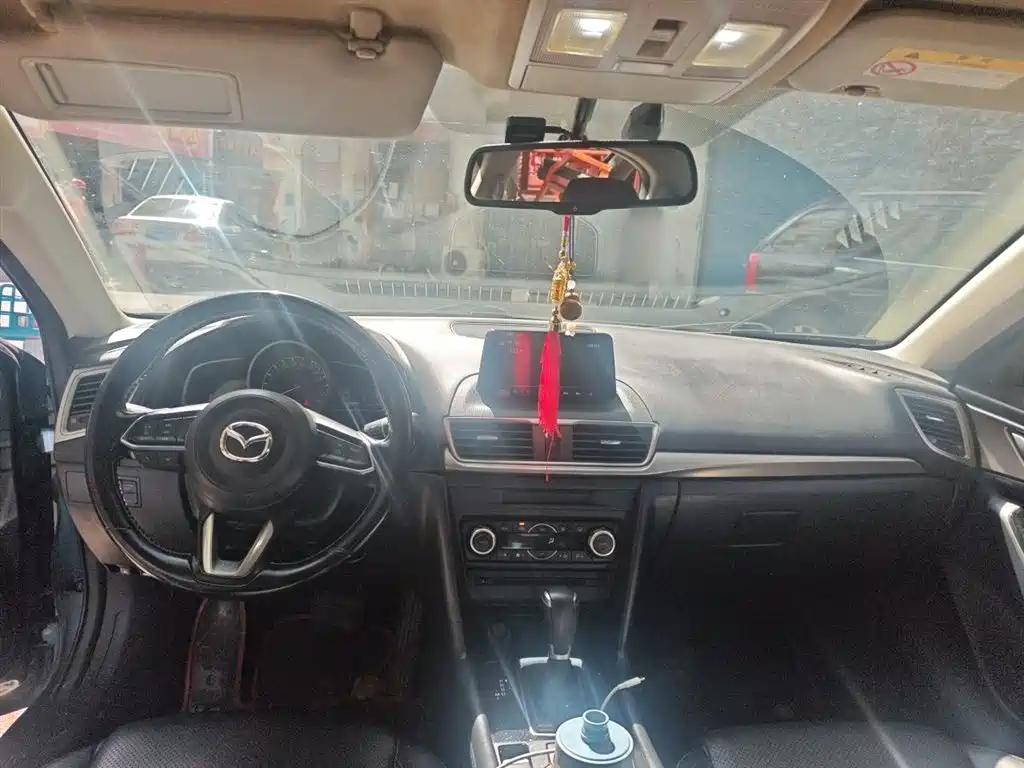 Mazda 3 Axela 2017 — фото 13