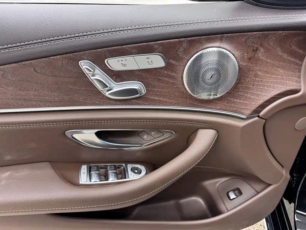 Mercedes-Benz E-Class 2022 — фото 19