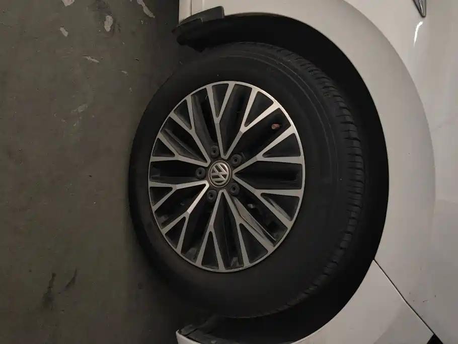 Volkswagen Sagitar 2020