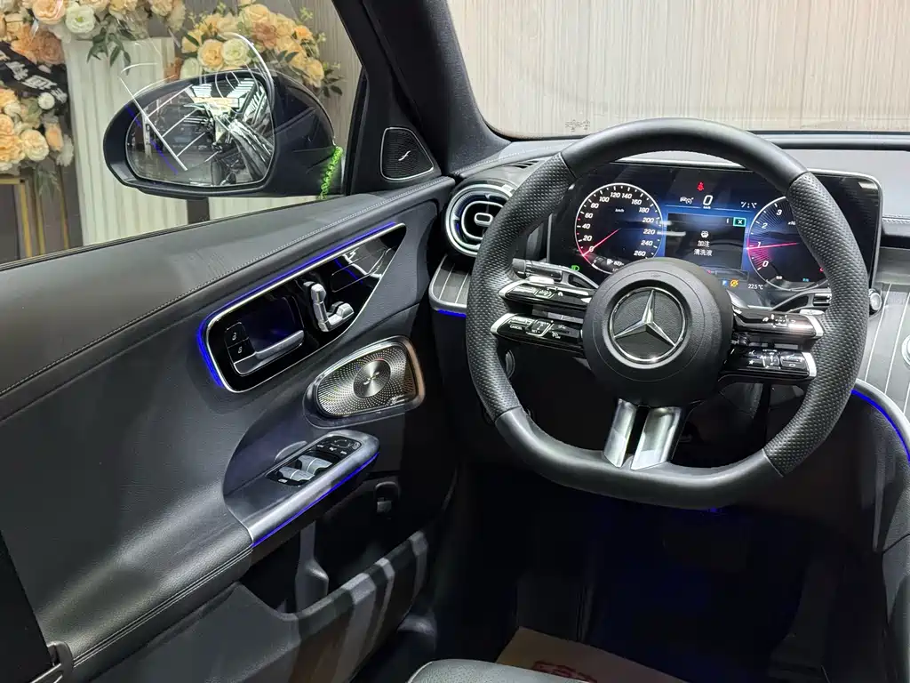 Mercedes-Benz C-Class 2023 — фото 18