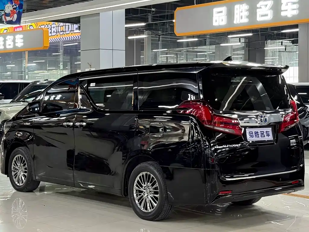 Toyota Alphard 2022 — фото 3