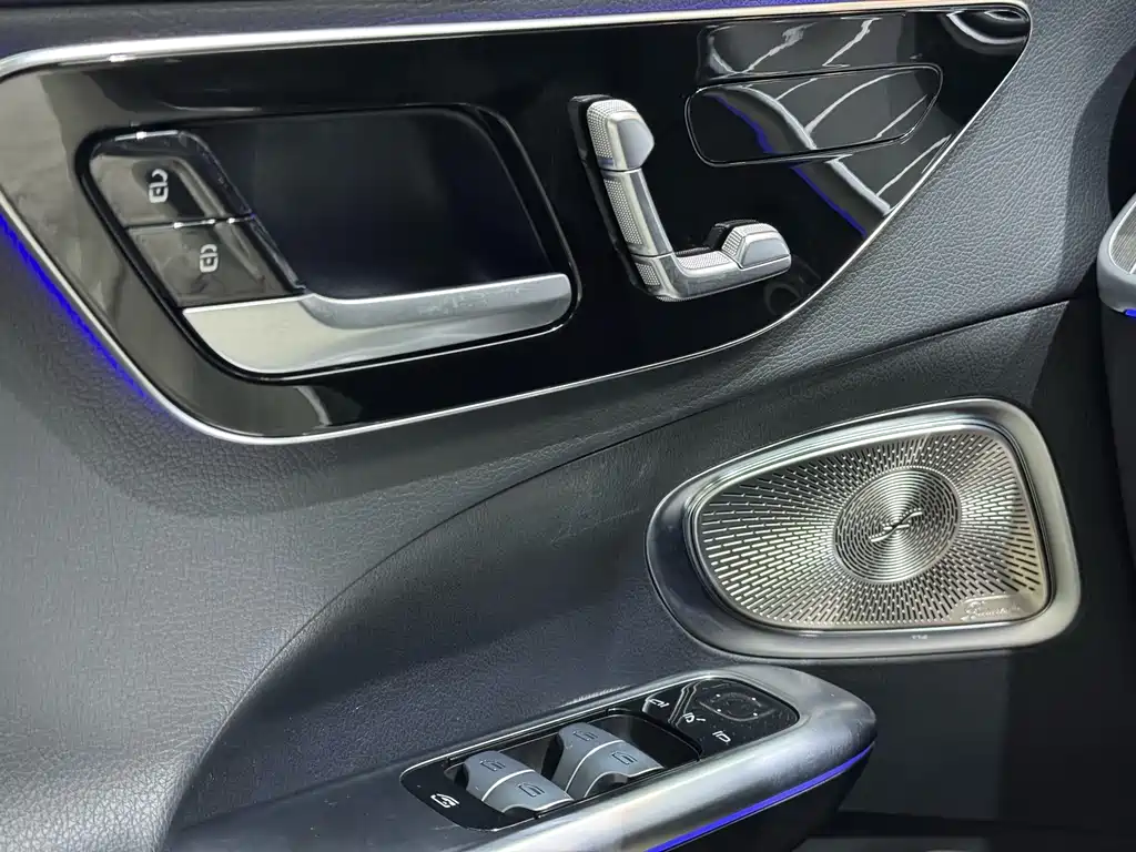 Mercedes-Benz C-Class 2023 — фото 13