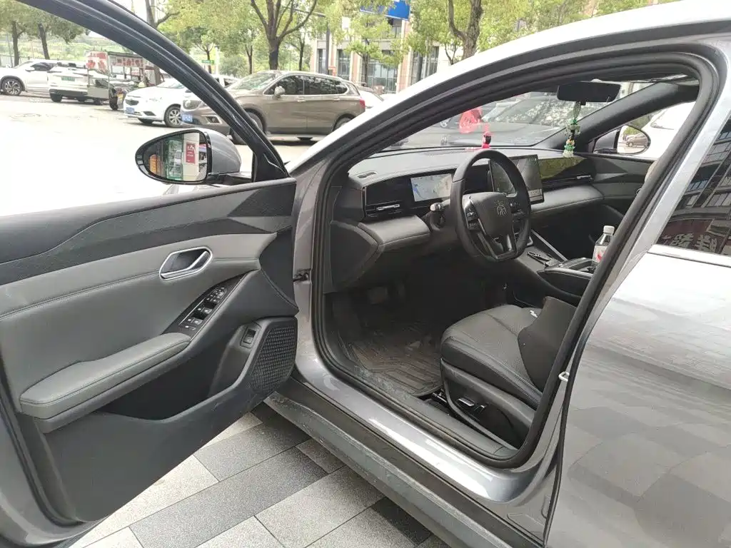 BYD Qin L 2025 — фото 14