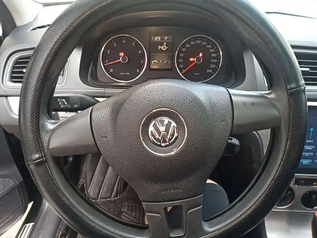 Volkswagen Lavida 2015