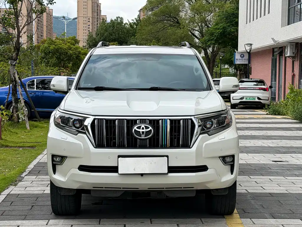 Toyota Prado 2018 — фото 2