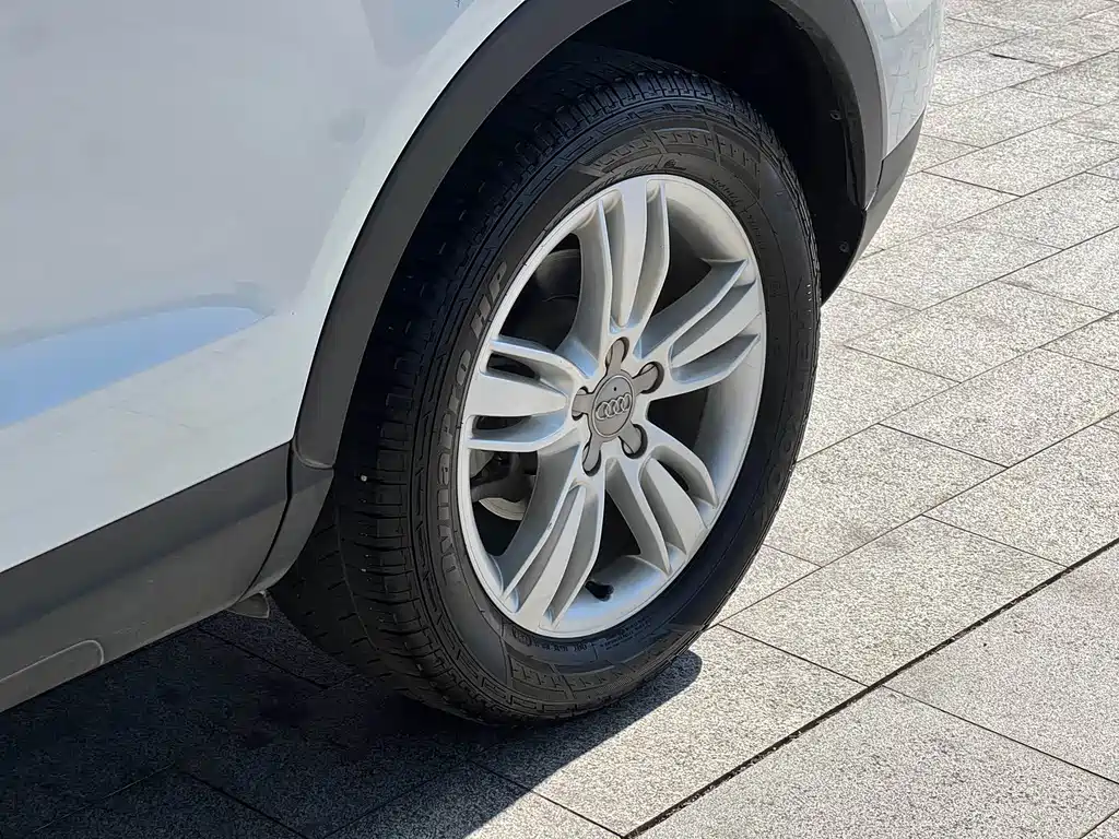 Audi Q3 2015 — фото 14