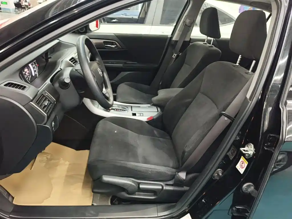 Honda Accord 2014 — фото 15