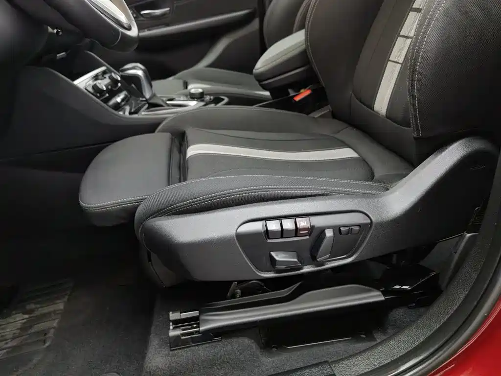 BMW 2 Series Active Tourer 2016 — фото 20