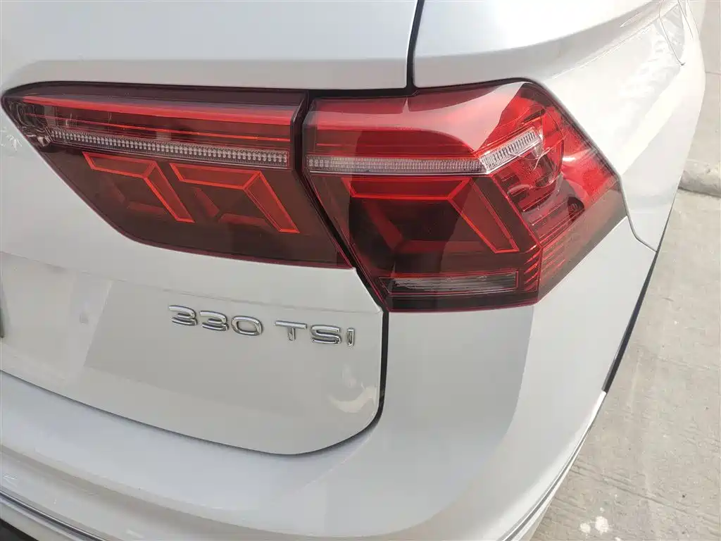 Volkswagen Tiguan L 2022 — фото 24