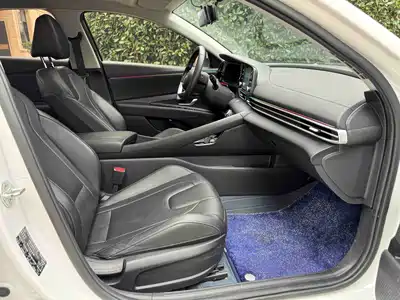 Hyundai Elantra 2022