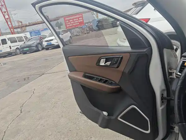 FAW Senya R7 2017