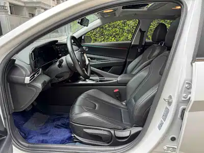 Hyundai Elantra 2022