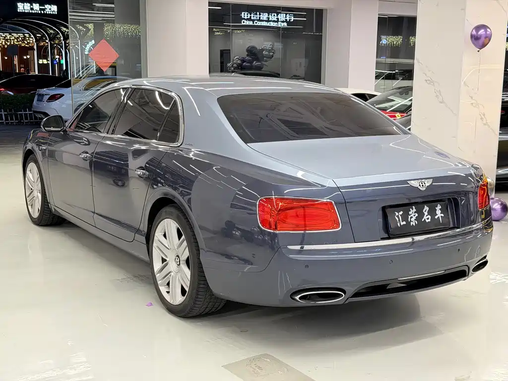 Bentley Flying Spur 2017 — фото 13