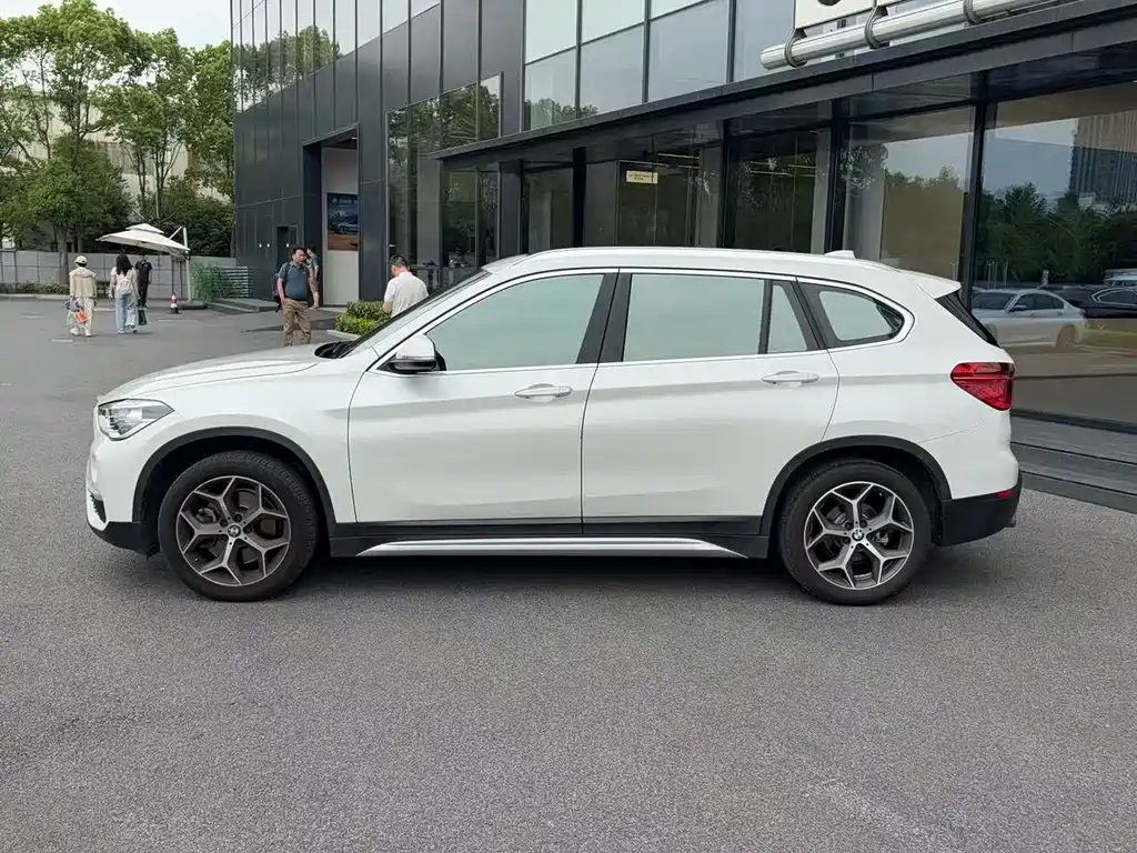 BMW X1 2018 — фото 9