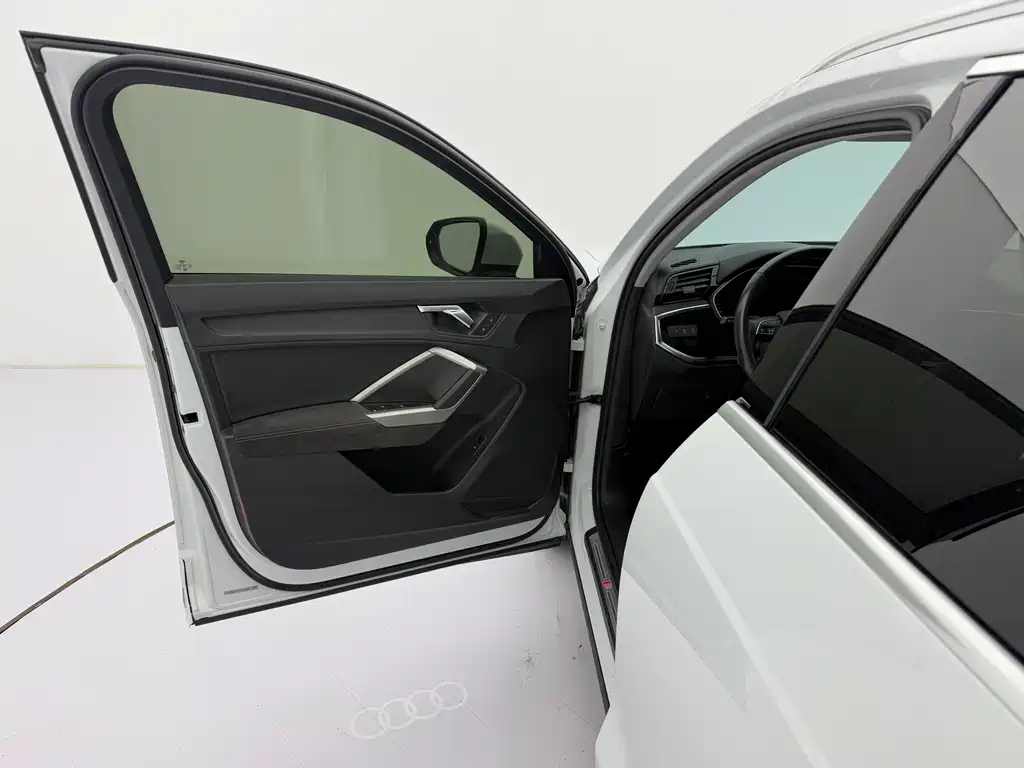 Audi Q3 2022 — фото 23