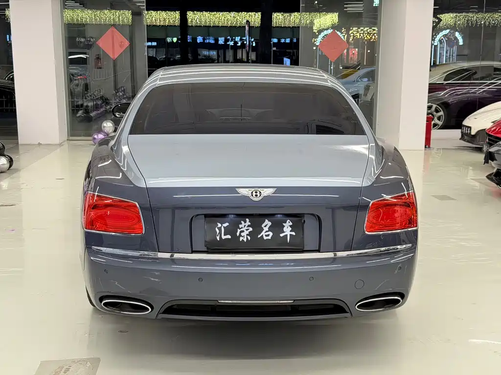Bentley Flying Spur 2017 — фото 12