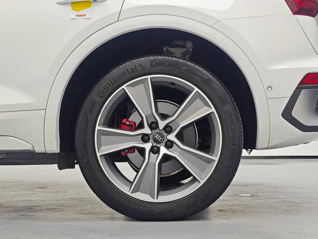 Audi Q5L Sportback 2022 — фото 16