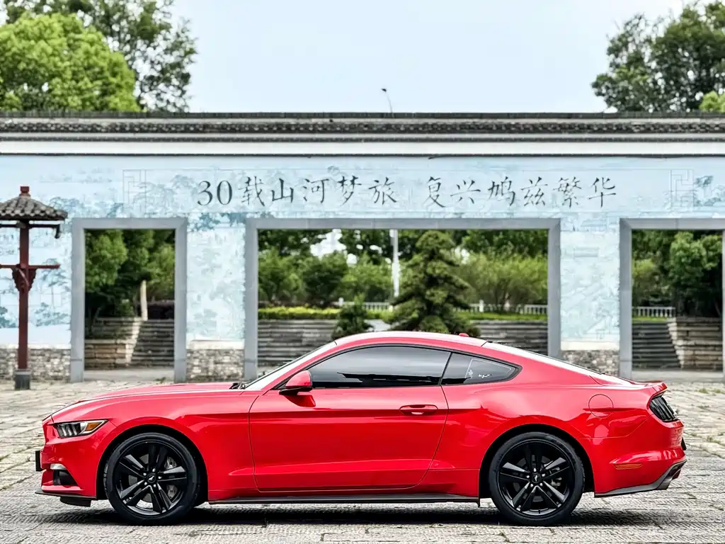 Ford Mustang 2018 — фото 7