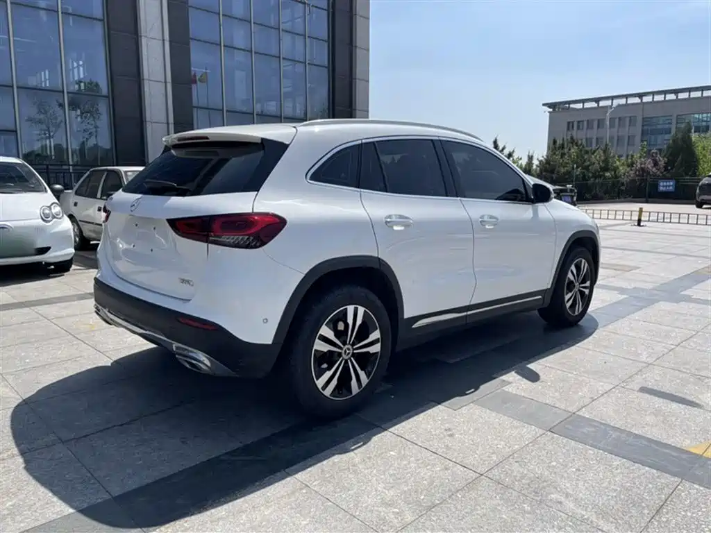 Mercedes-Benz GLA 2020