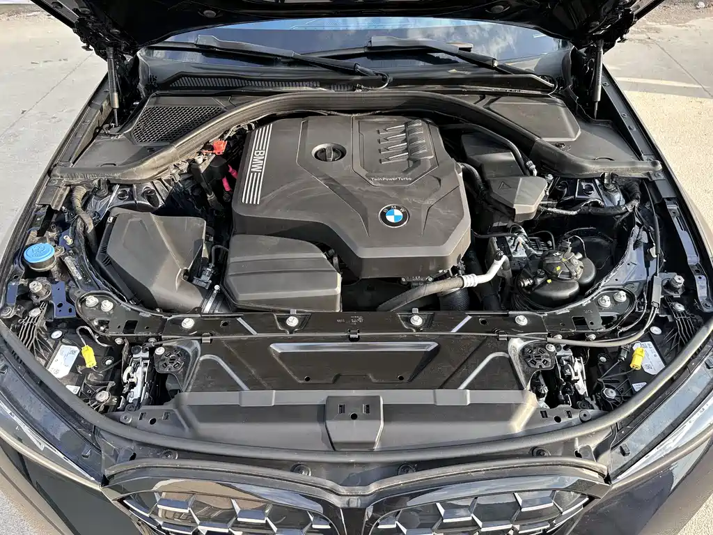 BMW 3 Series 2023 — фото 16