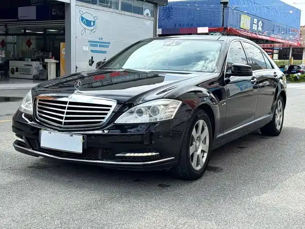 Mercedes-Benz S-Class 2012