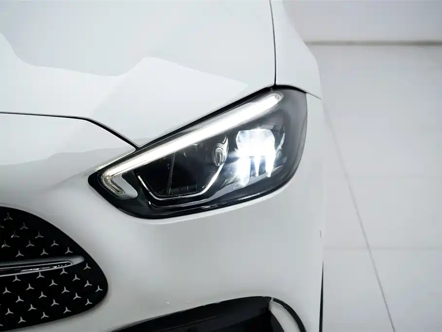 Mercedes-Benz C-Class 2023 — фото 14
